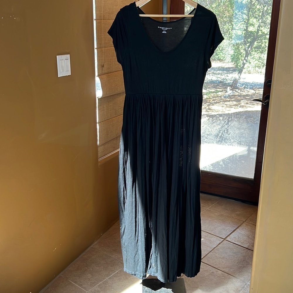 Liz Lange Maternity Black Pleated Maxi Dress Size Medium